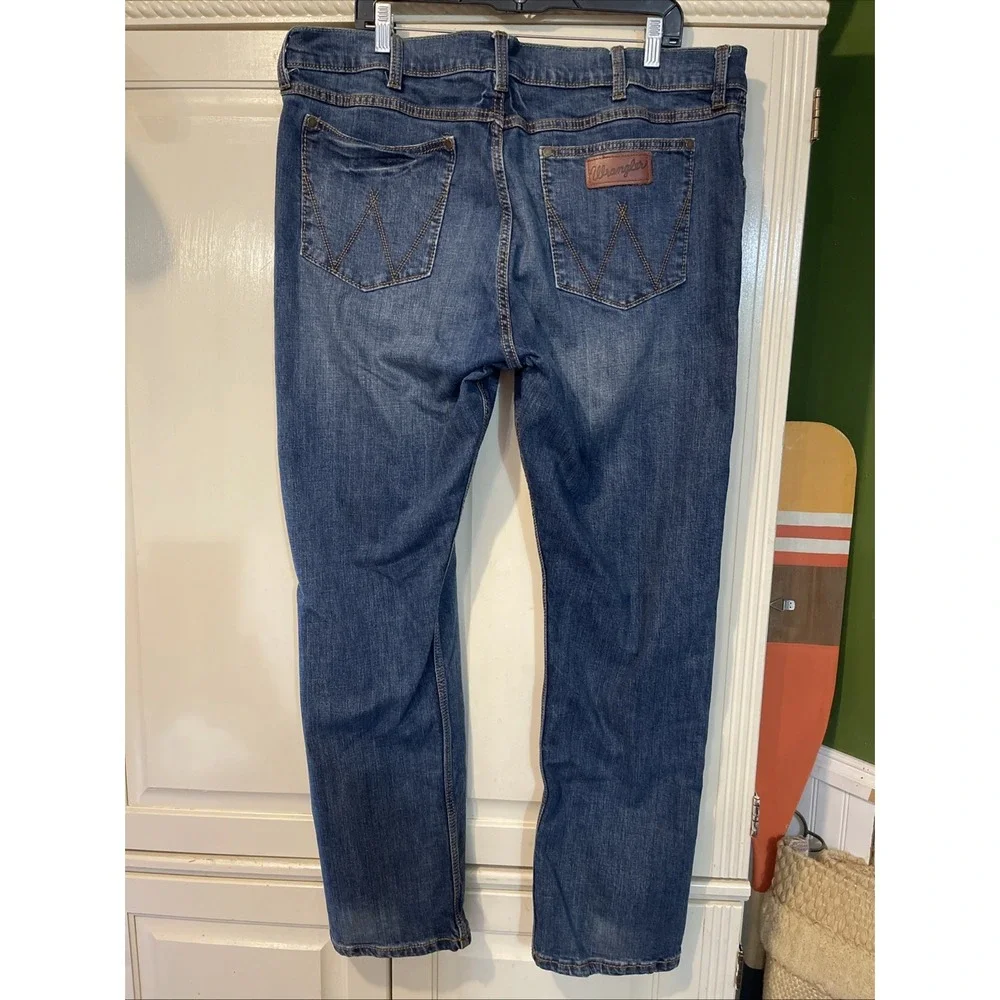 Wrangler Retro Slim Straight Jean Men 38x32 Blue Cowboy Rodeo Western Ranch Wear